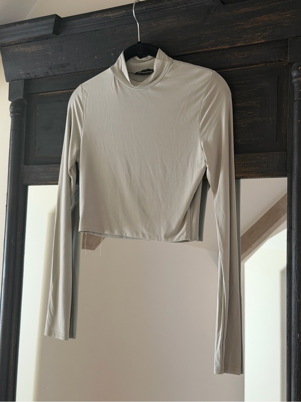 Women's Long Sleeve Mock Neck Crop Top - Light Mint Gray